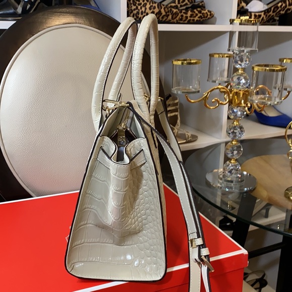 QIWANG bag brand new beautiful. - Picture 3 of 9